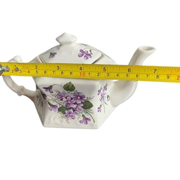 ˚₊‧꒰ა ☆ ໒꒱ ‧₊˚ Vintage Crownford  Violet Pattern Teapot Bright White Flowers - Picture 11 of 11